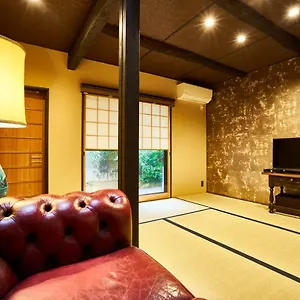 別荘 凪二条城, 京都市